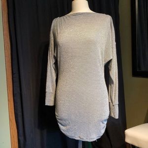 Fitted dress with zippered top